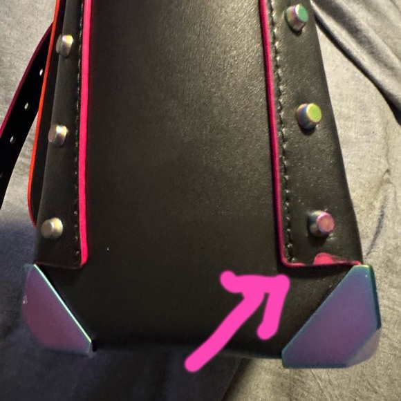 Manhattan Medium Contrast-Trim Leather Satchel 
By MICHAEL KORS - Picture 12 of 15